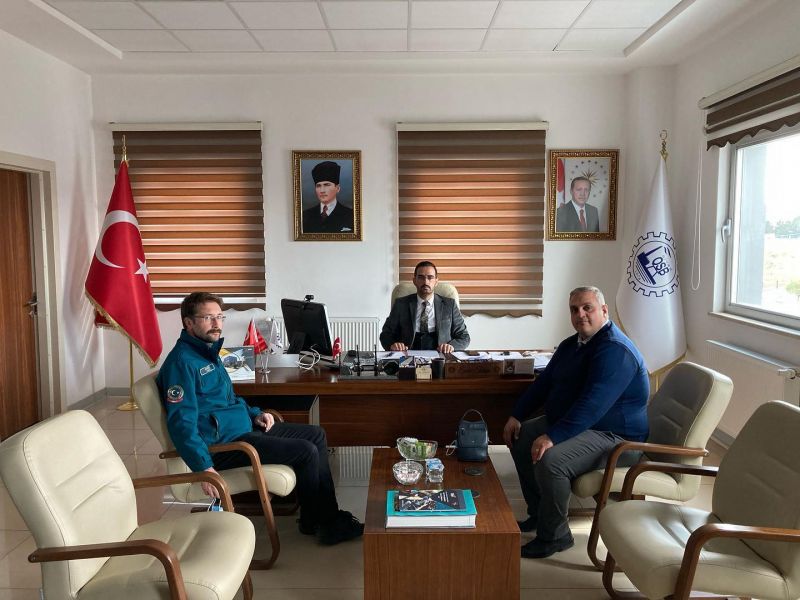 Sivas Gümrük Müdürü Can Özgüler, OSB Müdürümüz Emre Torun’a iade-i ziyarette bulundu. 