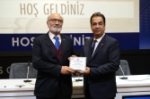 Sivas Cumhuriyet Üniversitesi ile Sivas Ticaret ve Sanayi Odası ortaklığında “Sivas Sanayi Zirvesi” programı düzenlendi.
