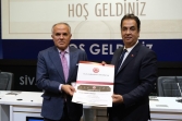 Sivas Cumhuriyet Üniversitesi ile Sivas Ticaret ve Sanayi Odası ortaklığında “Sivas Sanayi Zirvesi” programı düzenlendi.